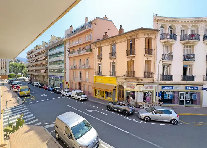 Center Massena * 芒通