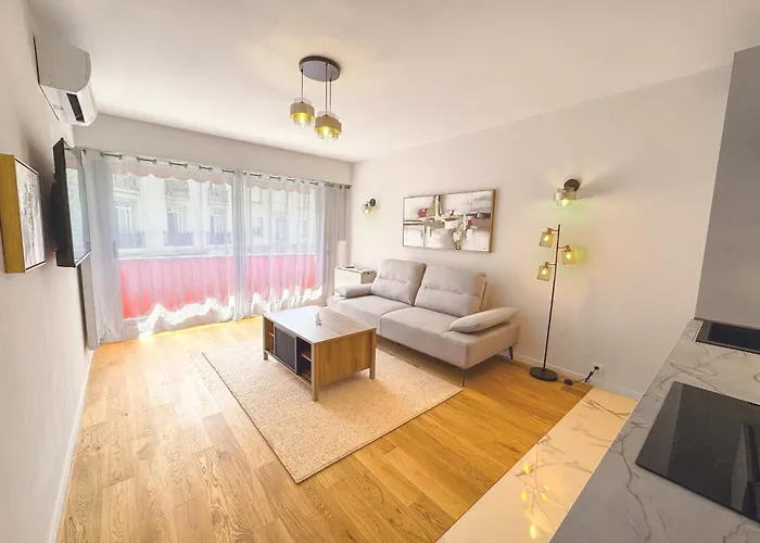 Center Massena 公寓