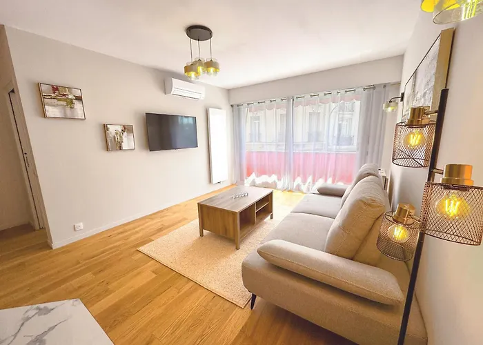 Center Massena 芒通